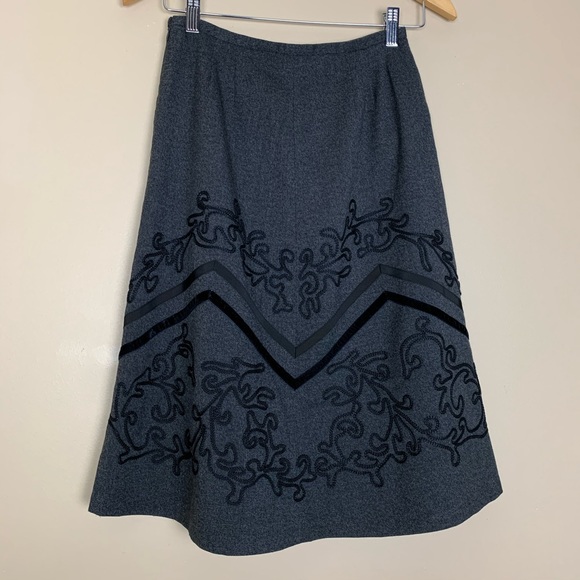 ANN TAYLOR LOFT • Wool Skirt - Picture 2 of 5